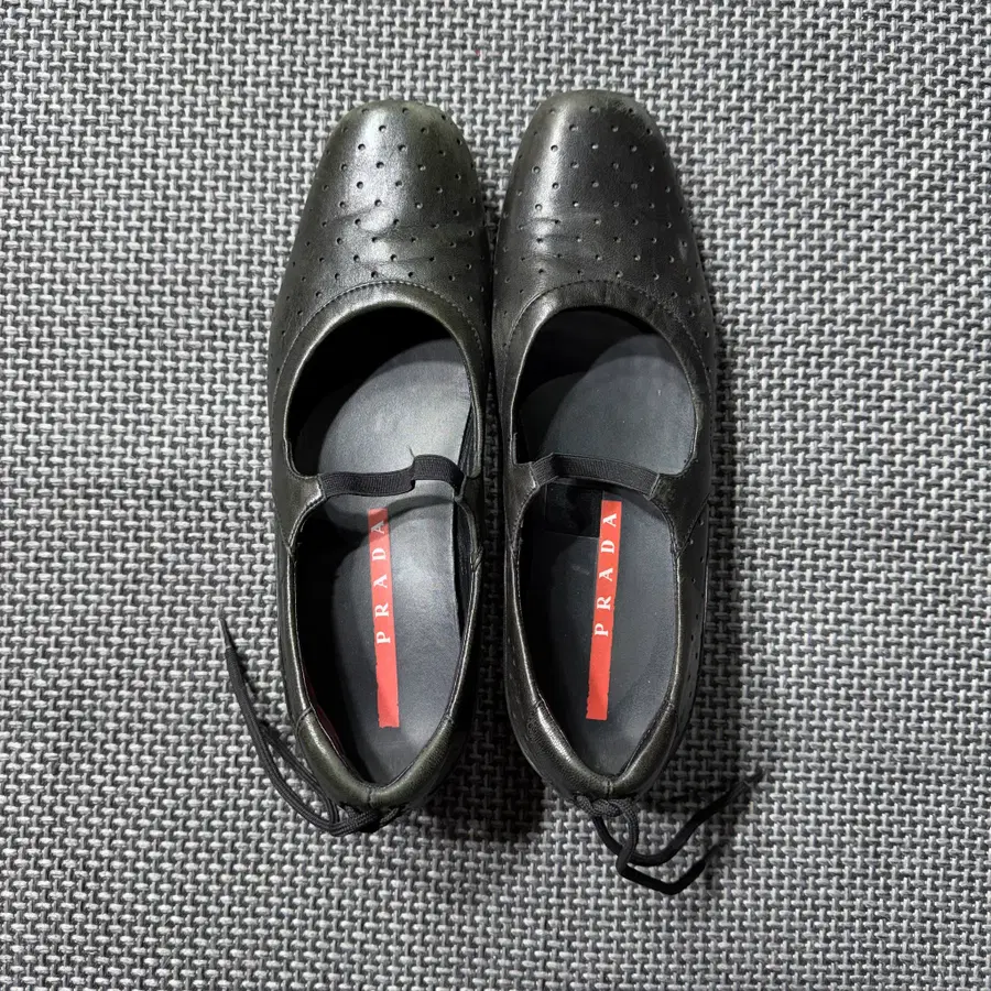 Prada 스포츠 로퍼 (270)