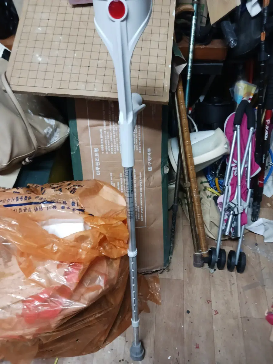보행보조기 높낮이 조절 고급 목발 1개