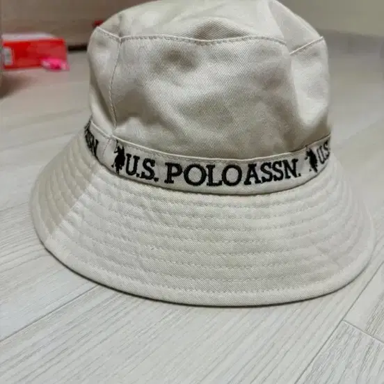 U.S. POLO ASSN. 베이지 버킷햇