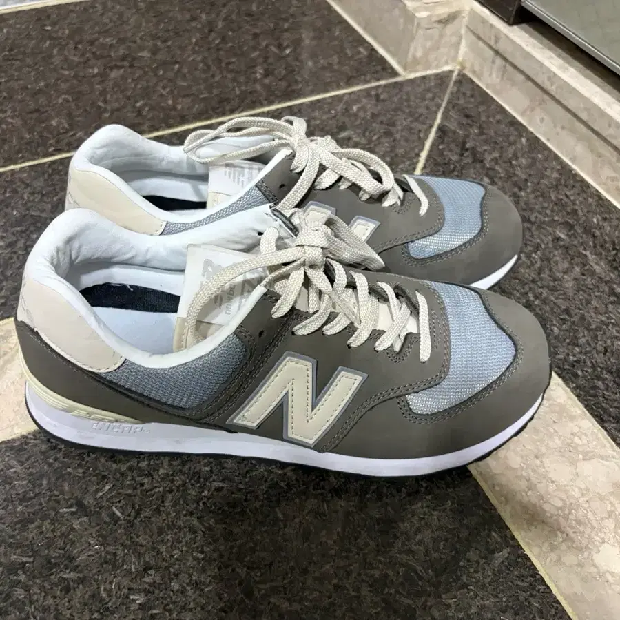 뉴발란스 574  270