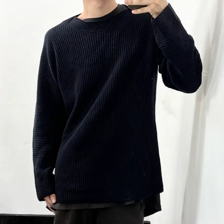 엠포리오 아르마니 버진 울 니트