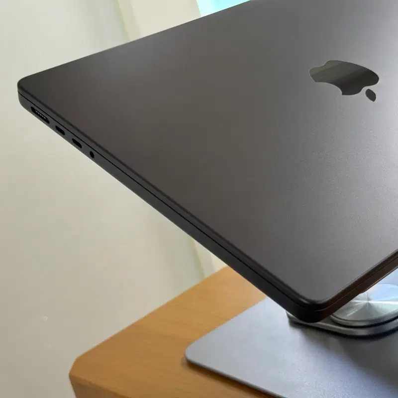 맥북프로 14 m5 1TB 16GB