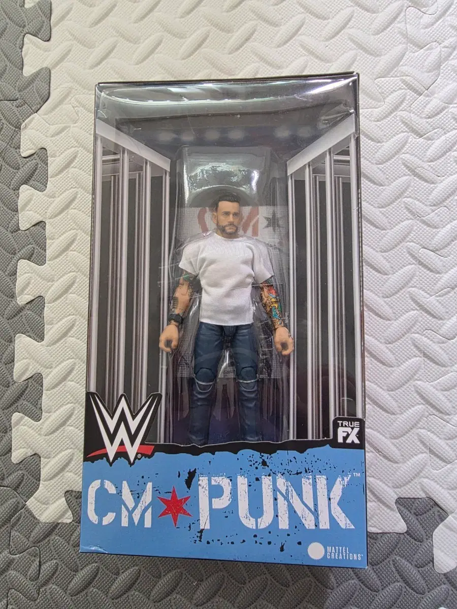 WWE CM 펑크 피규어