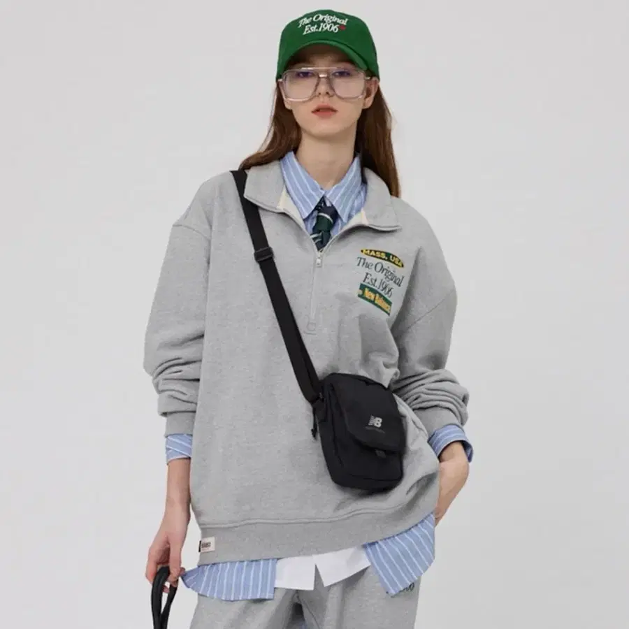 뉴발란스 그레이 맨투맨 조거팬츠