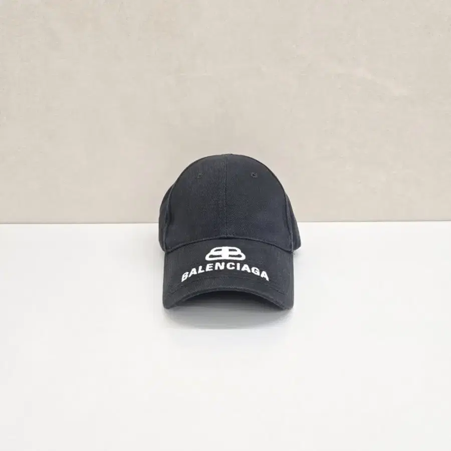 발렌시아가 BB 로고 자수 볼캡 L (59CM)