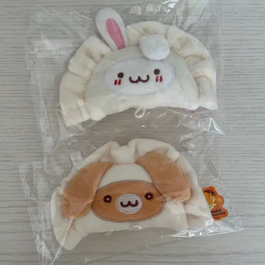 폼폼푸린 교자 페이스 가방걸이 파우더 타르트