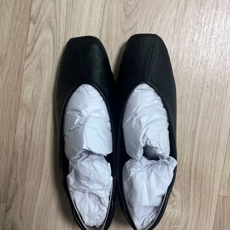 커스텀에이드우먼) 베이직 스퀘어 레더 플랫슈즈 카밀라 (블랙)