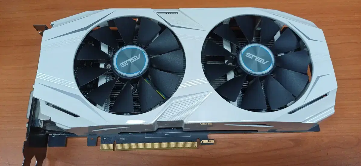 중고 gtx1060 6G 캘럭시 화이트