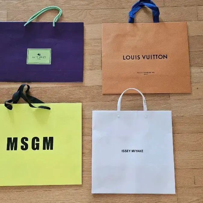 MSGM 이세이 미야케 루이비통 ETRO 쇼핑백