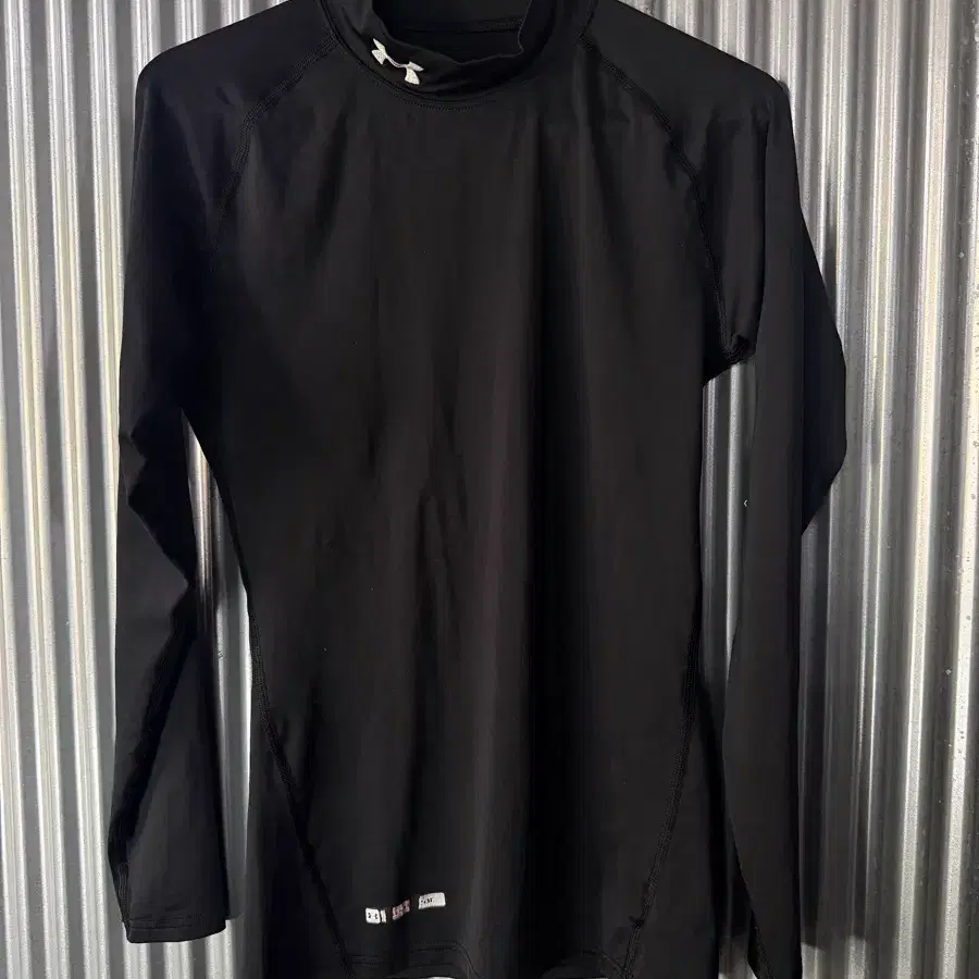 언더아머 긴팔 티셔츠 블랙