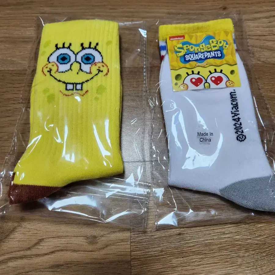 새상품 스폰지밥 스펀지밥 캐릭터 양말 2켤레 14000원