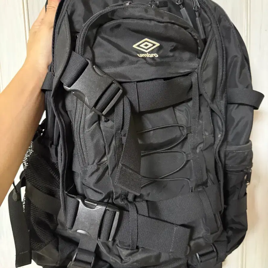 엄브로 백팩 블랙 34L