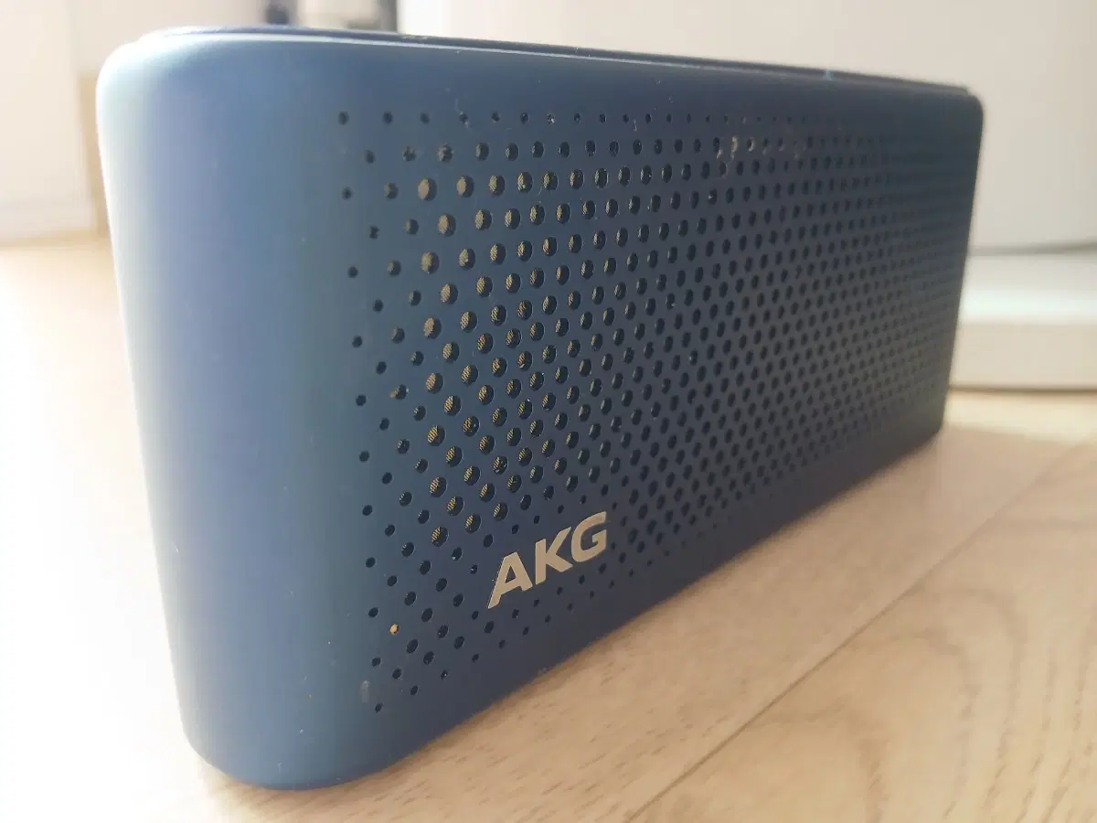 AKG S30 블루투스 스피커