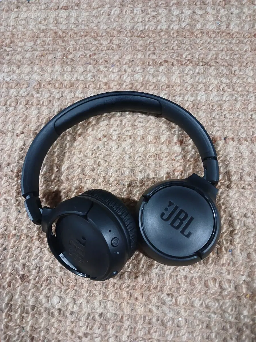JBL 무선 헤드폰 블랙