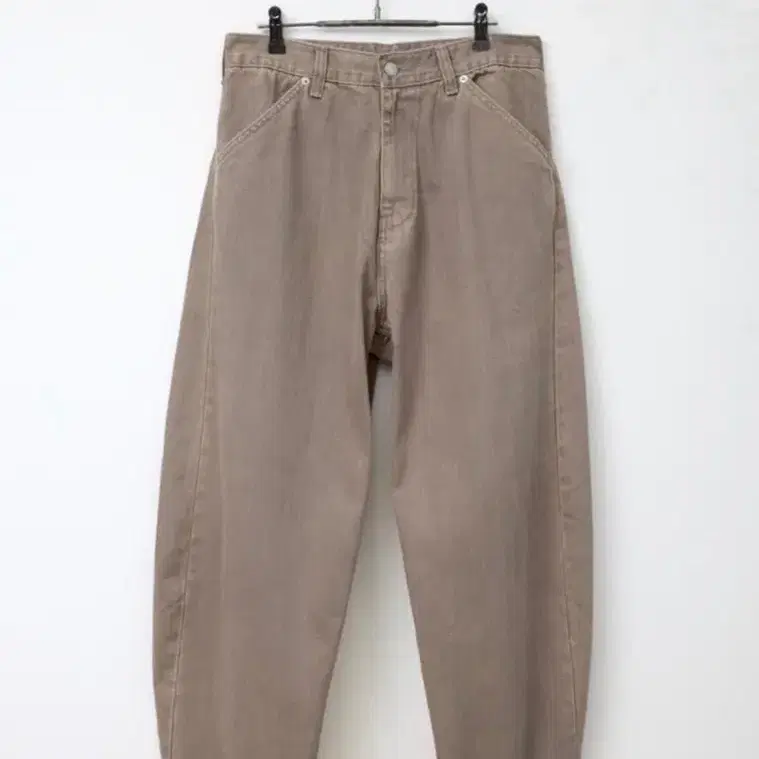 해칭룸 커브진 와이드 팬츠 베이지