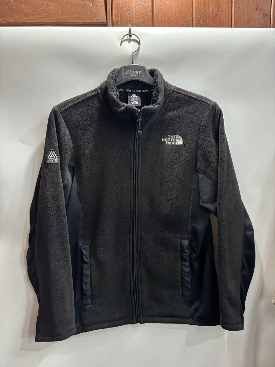 [S] 노스페이스 마운틴 아슬레틱스 플리스 자켓 블랙 2.5   - 브랜드: 노스페이스 (The North Face)[cite: 32] - 사이즈: S (표기 90)[cite: 3