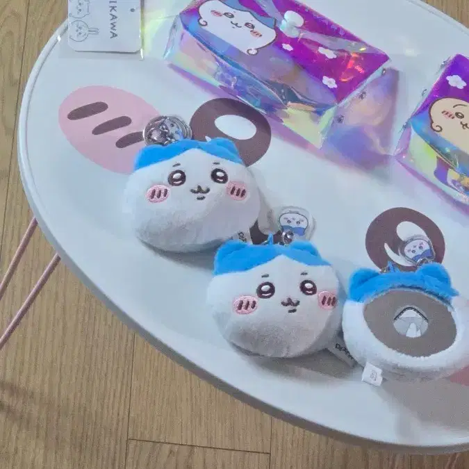 치이카와 먼작귀 키링 파우치 테이블