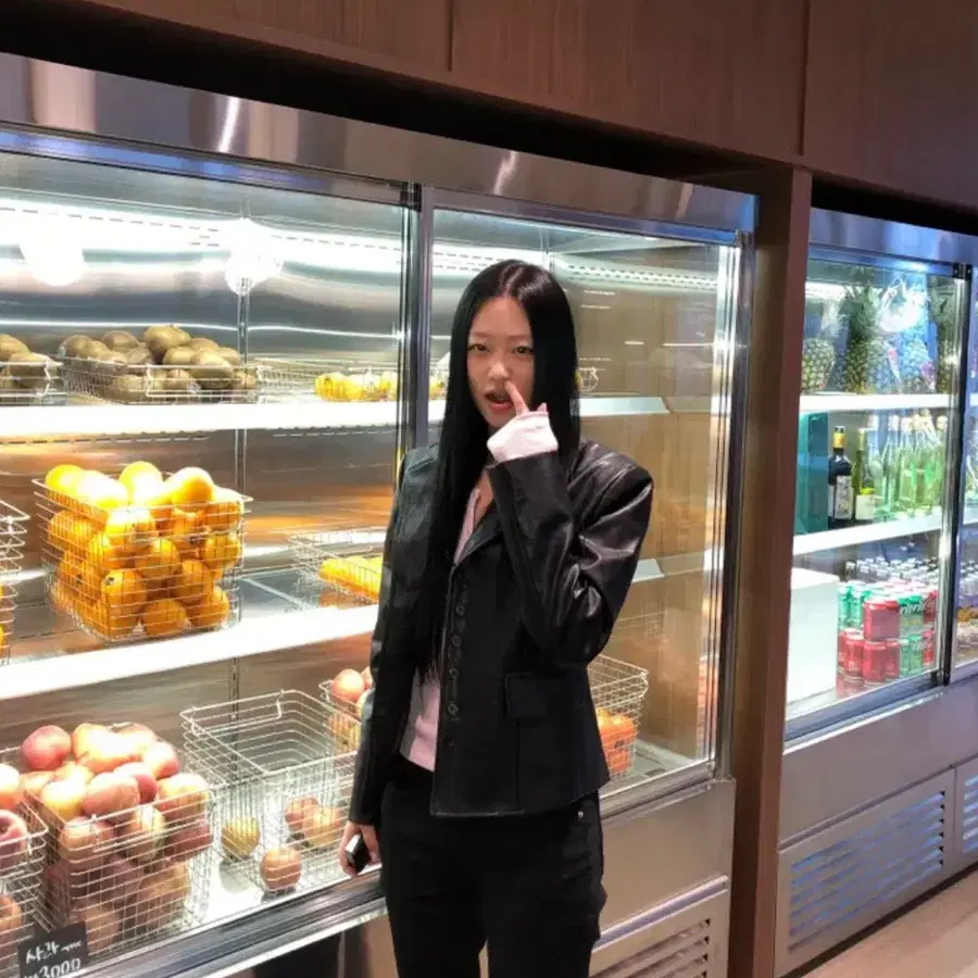 블랙 가죽 자켓 레더
