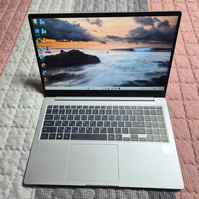 신품급 삼성 갤럭시북2 노트북 NT550XEZ, i5 12세대, 8/256G