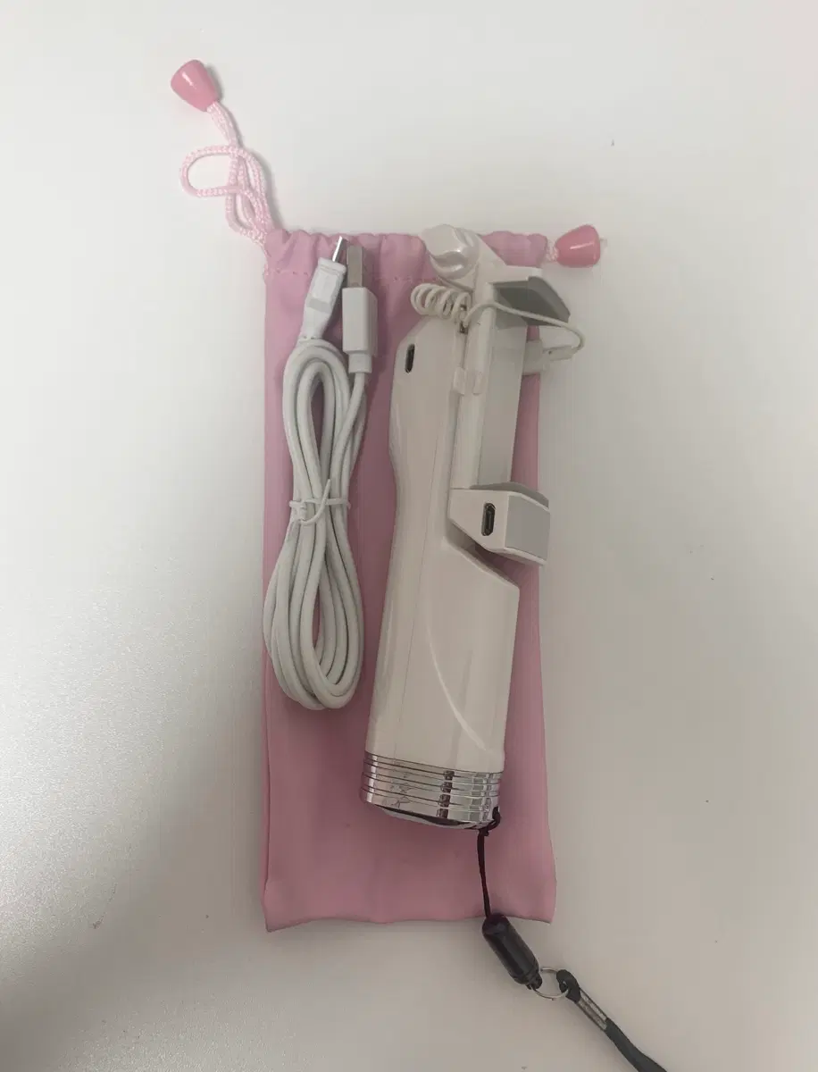 셀카봉 충전 케이블 파우치 조명 포함