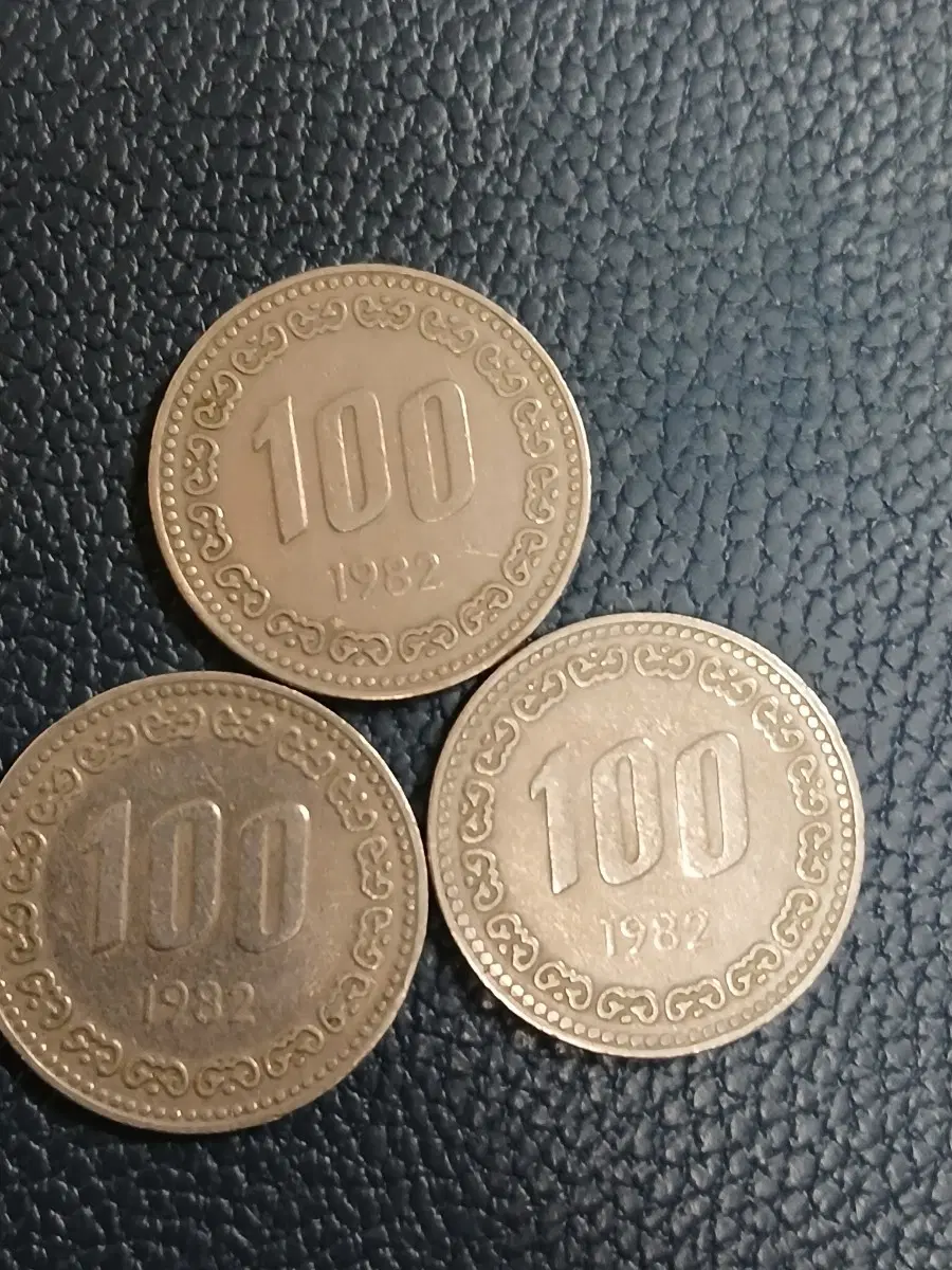 100원 1982년 3개