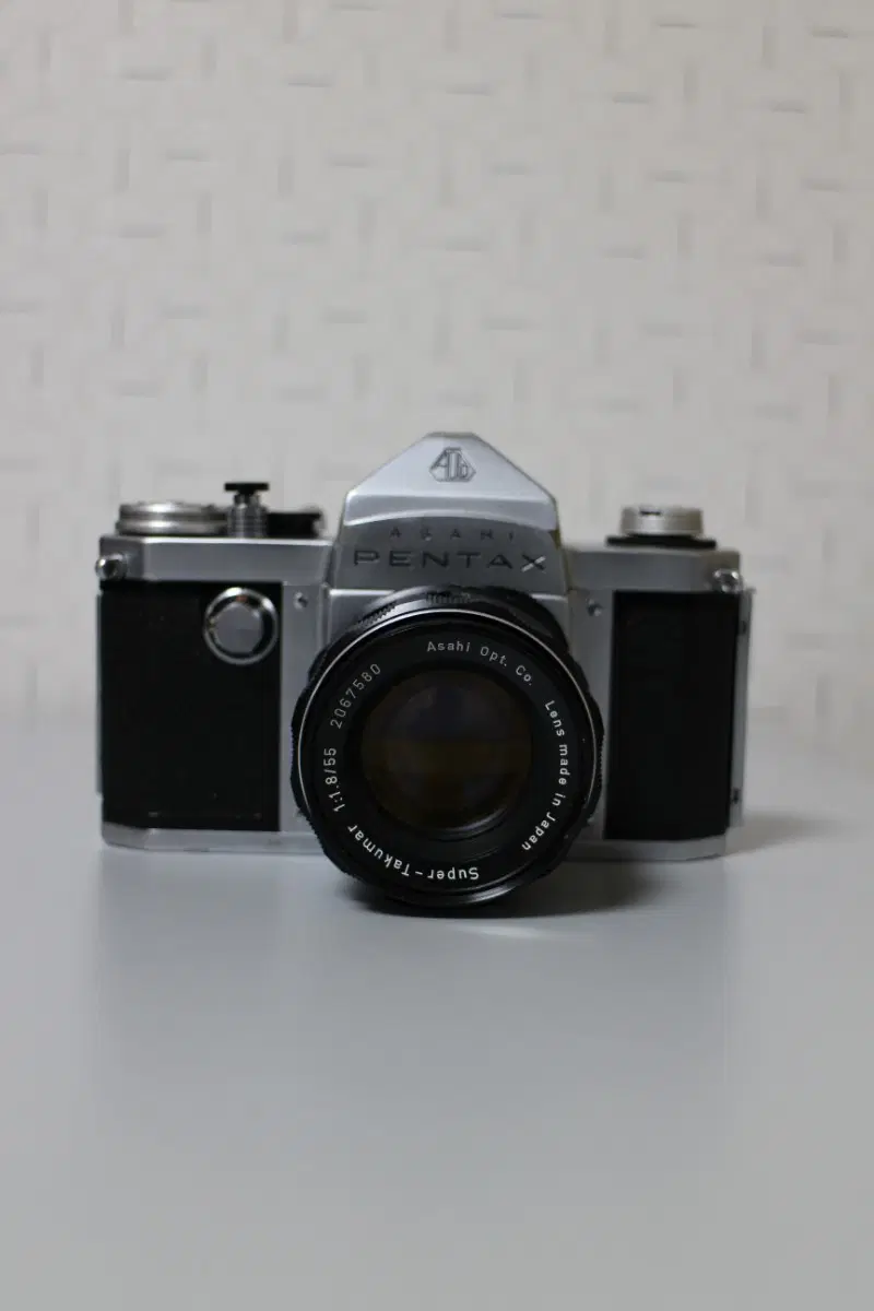 아사히 펜탁스 AP + 슈퍼 타쿠마 55mm f1.8 (펜탁스 최초의 펜타프리즘 SLR)