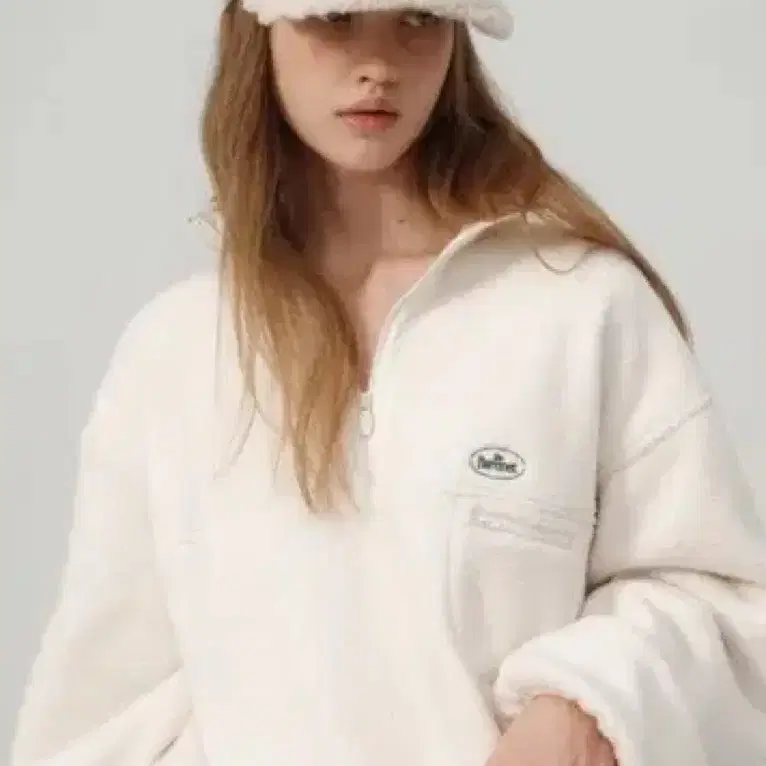새상품 더바넷 폴리스 하프집업