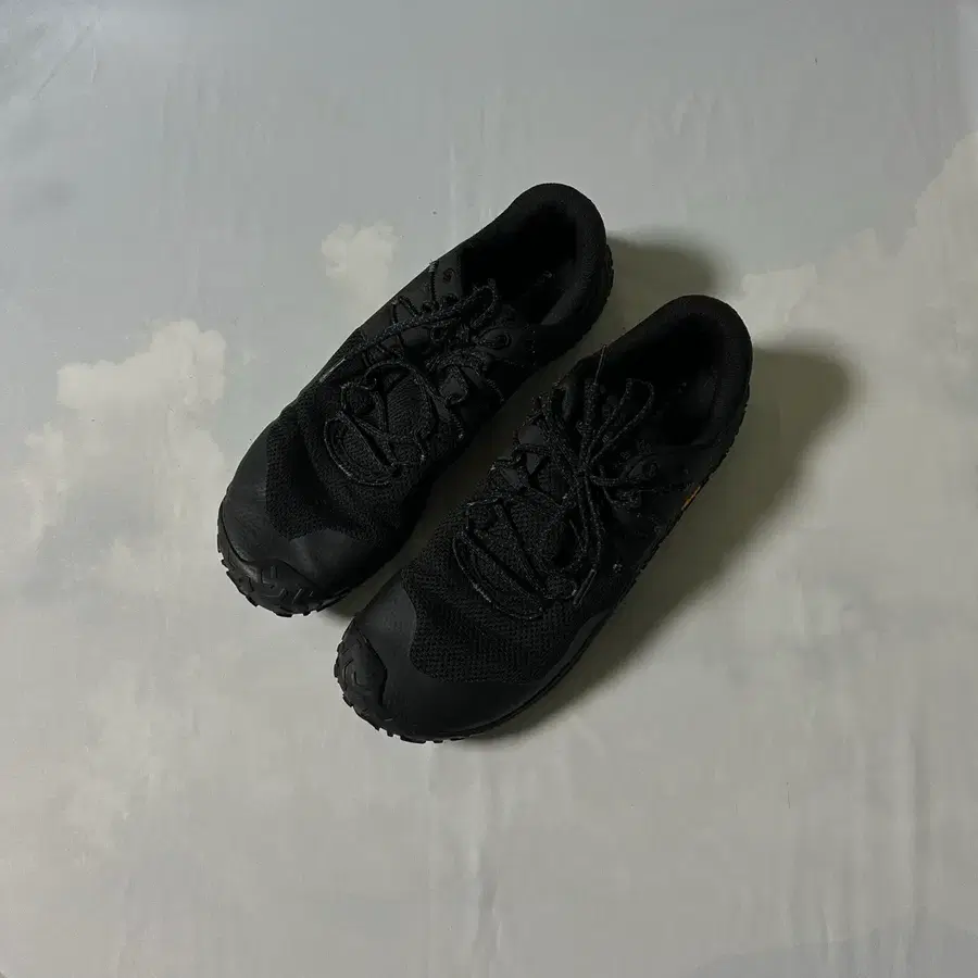 Merrell trail glove 6 shoes