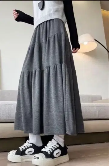 그레이 티어드 플레어 스커트