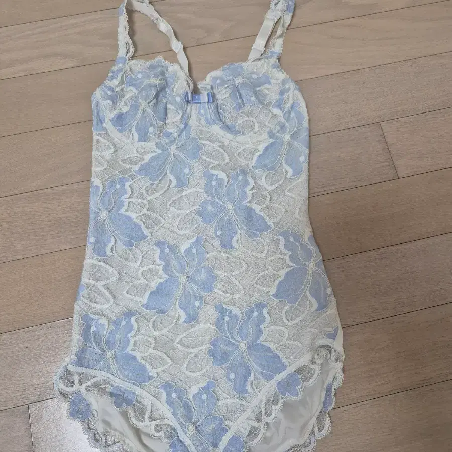바바라 레이스 캐미솔 바디수트 올인원