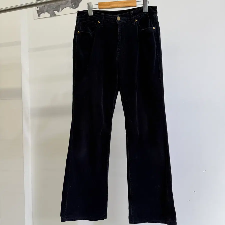UNIQLO 코듀로이 부츠컷 팬츠