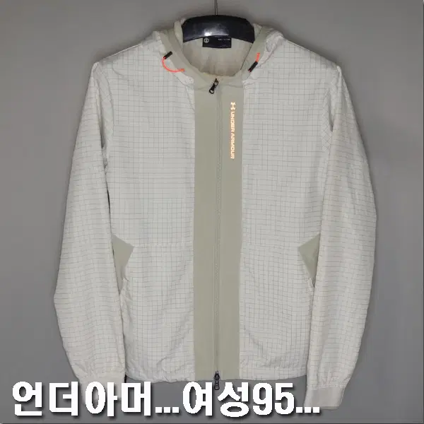 언더아머/여성95/경량바람막이저지후드자켓점퍼/2896/달순구제187