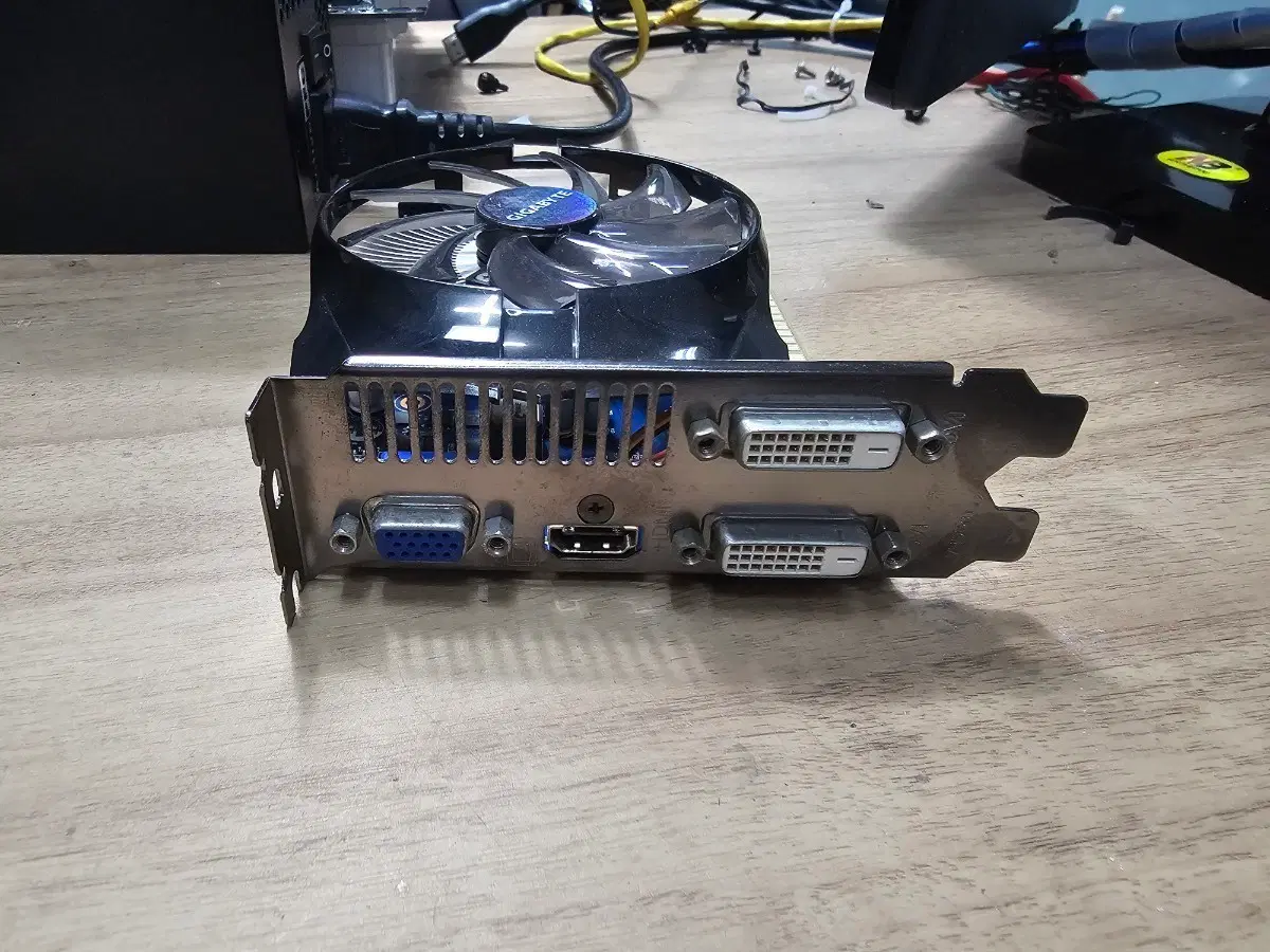 기가바이트 GTX650 그래픽카드