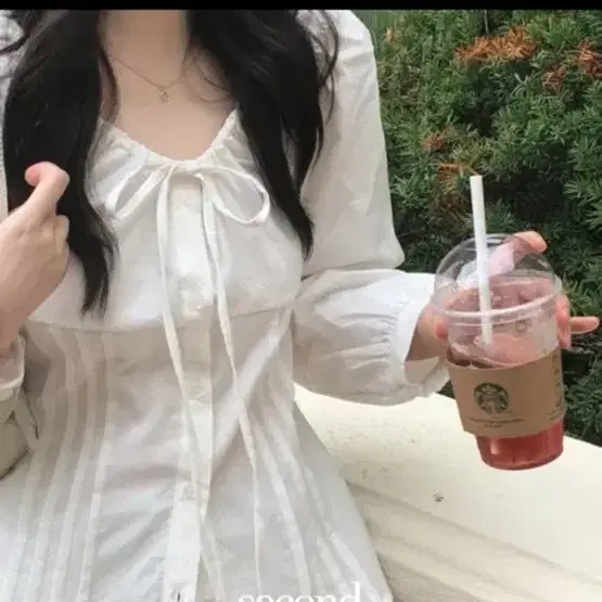 화이트 리본 블라우스 셔츠