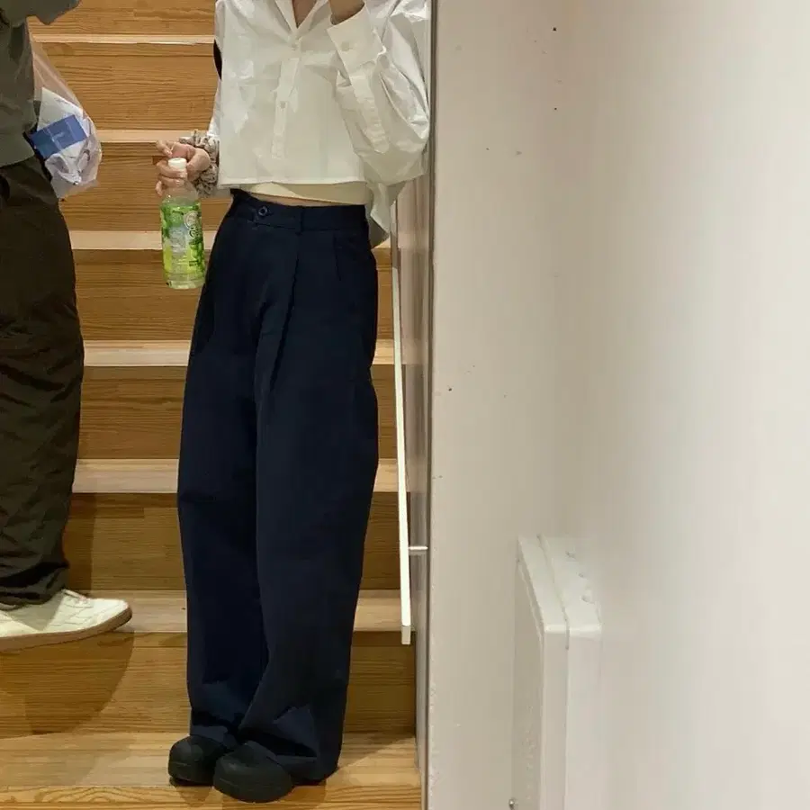 바이무드 Clean Cotton Pintuck Pants