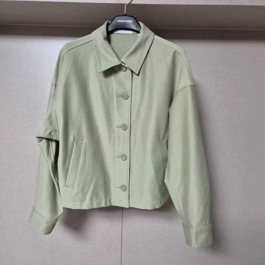 S)유니클로 크롭형 면 스판 자켓