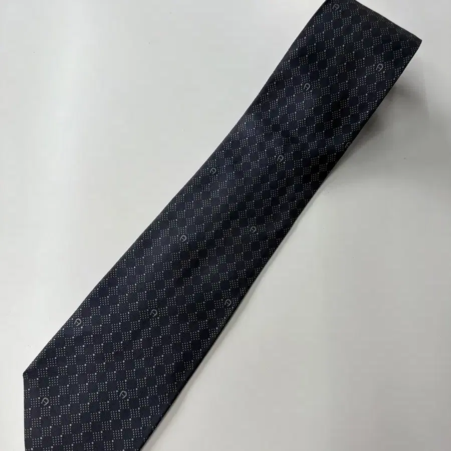 아이그너(Aigner) 실크 넥타이 8.8cm