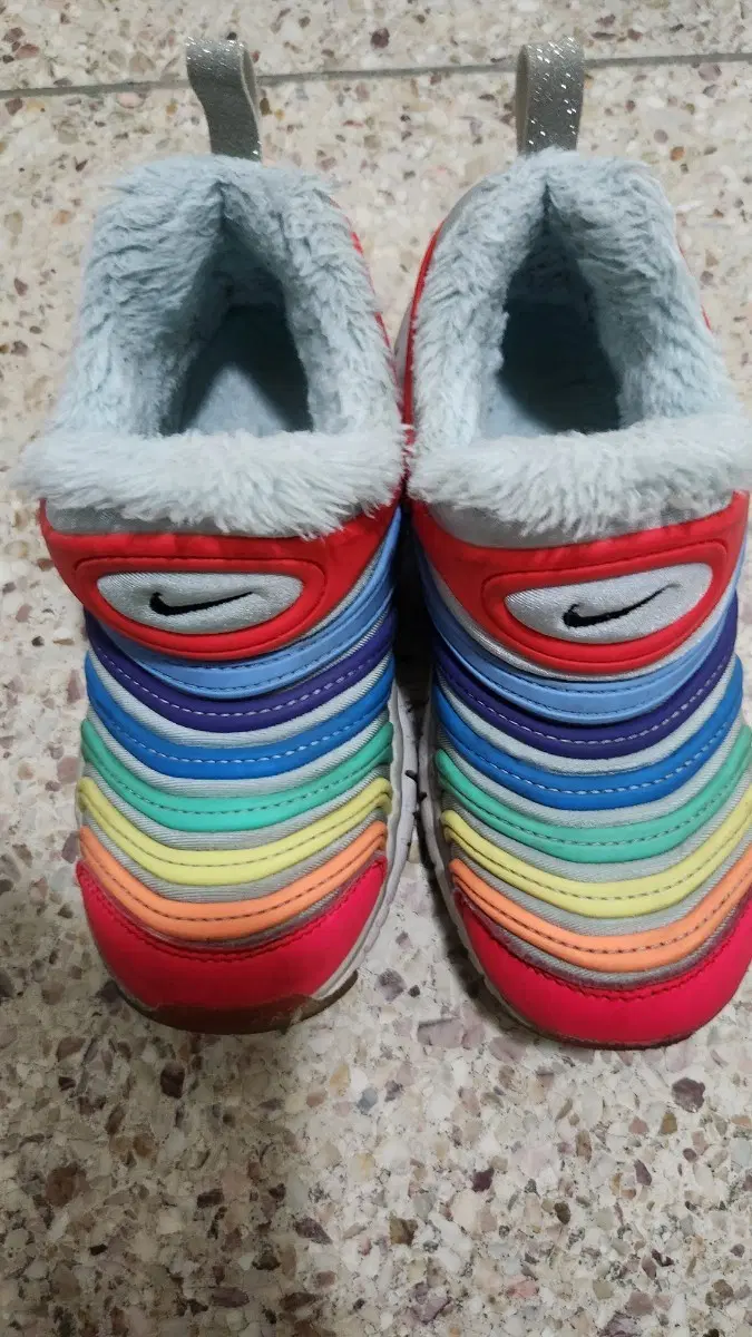 나이키 다이나모 레인보우 키즈 운동화