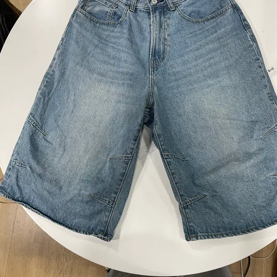 빔즈 무릎아래 버뮤다 팬츠