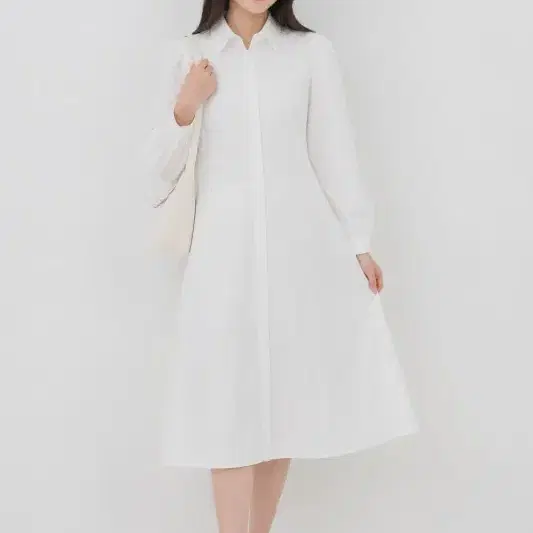 여66이상/리리앤코 오버핏 화이트 셔츠 원피스