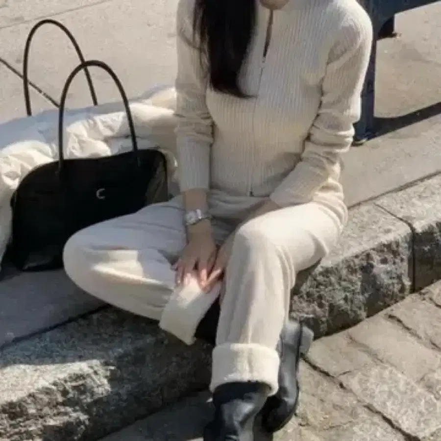 라플라 록시 니트 셋업 오트베이지
