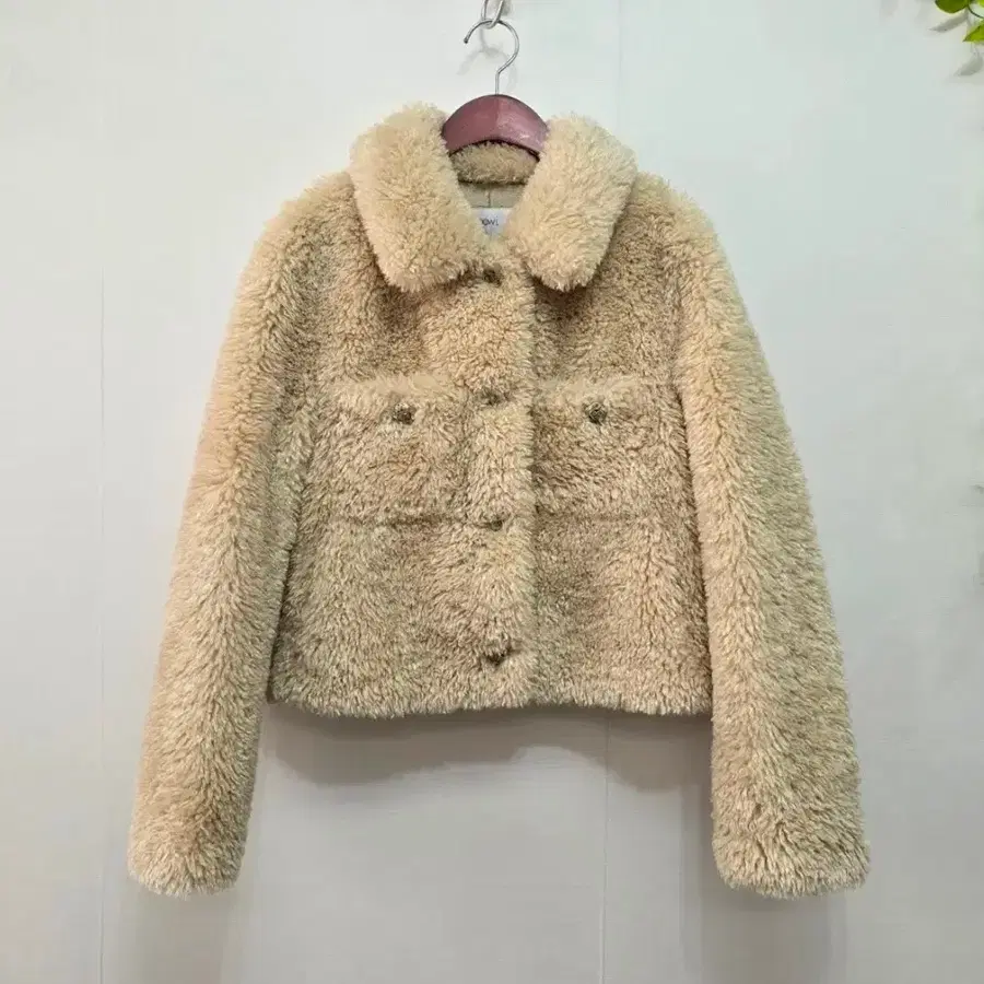 듀엘 DEWL 23'FW 크롭 에코퍼 무스탕 자켓