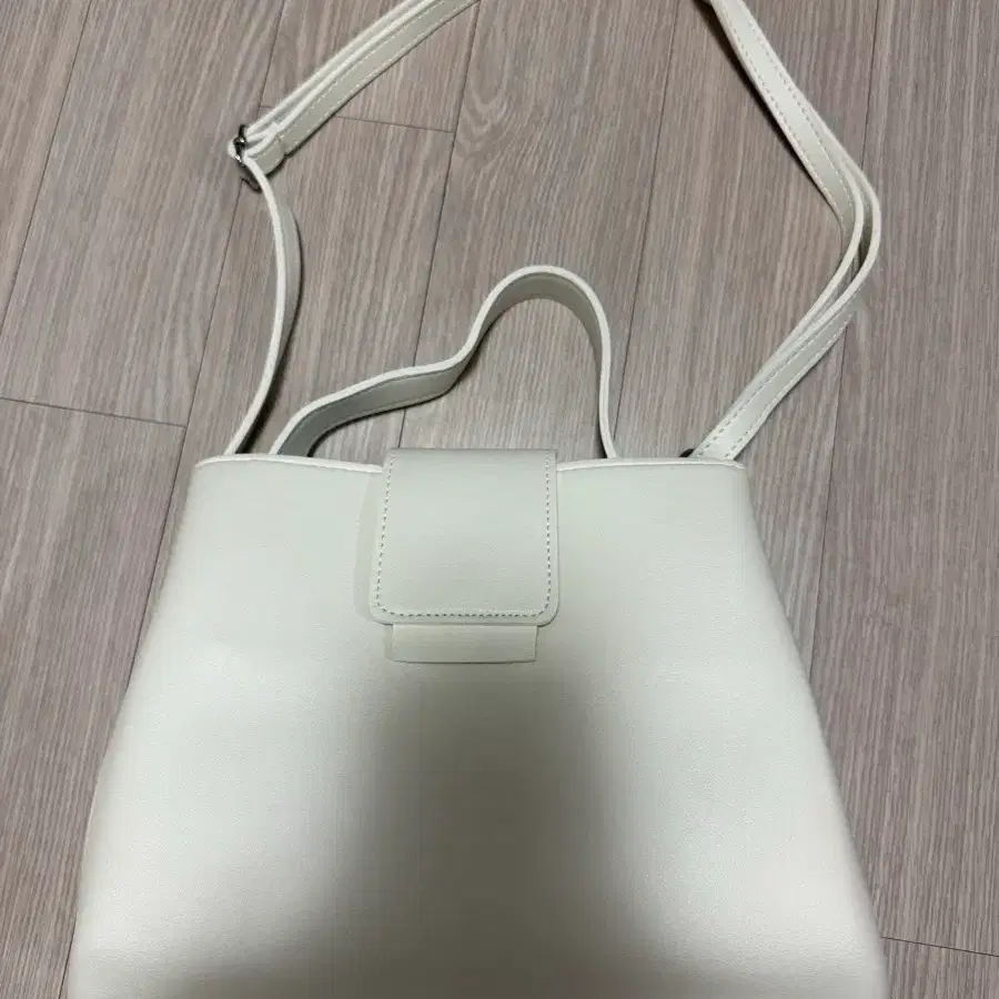 새상품 아이보리 숄더백