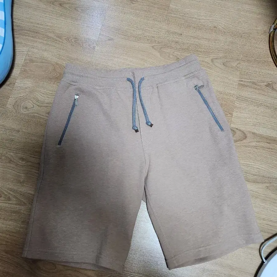 (새상품) 브루넬로 쿠치넬리 테리 반바지 M