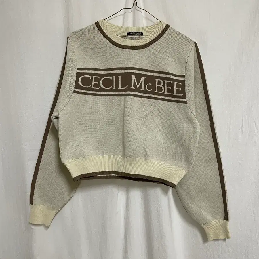 CECIL McBEE 아이보리 브라운 배색 니트