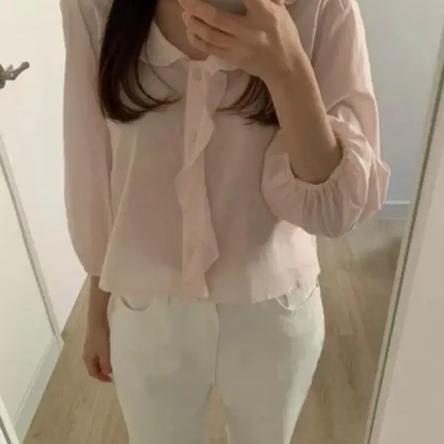 여름 러플 블라우스 유이니메이비베이비릿킴블랙업에프터먼데이어텀슬로우앤드