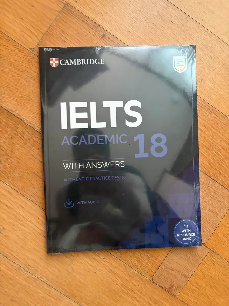 (새상품) Cambridge IELTS 18 Academic 새상품 판매합니다!