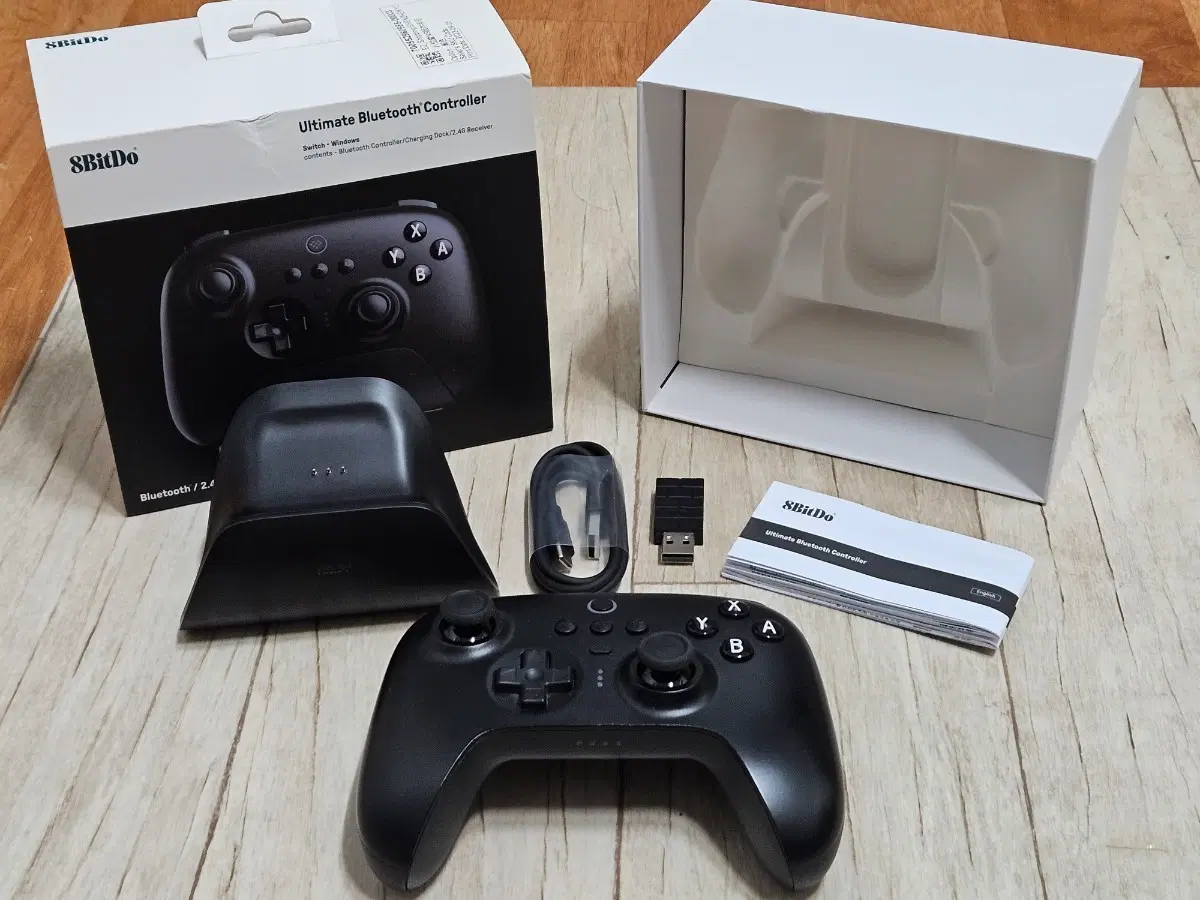 8BitDo 얼티메이트 블루투스 스위치 1&2 호환 컨트롤러 팝니다
