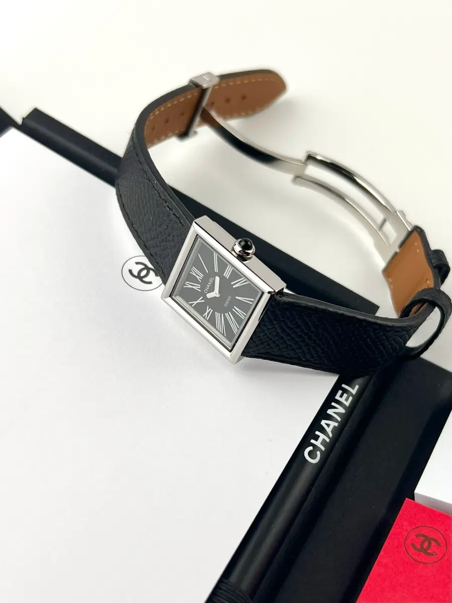 CHANEL Mademoiselle Lady watch
