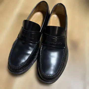 FERRAGAMO 로퍼 블랙